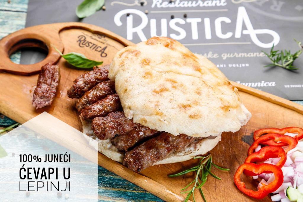 Ćevapi in flatbread